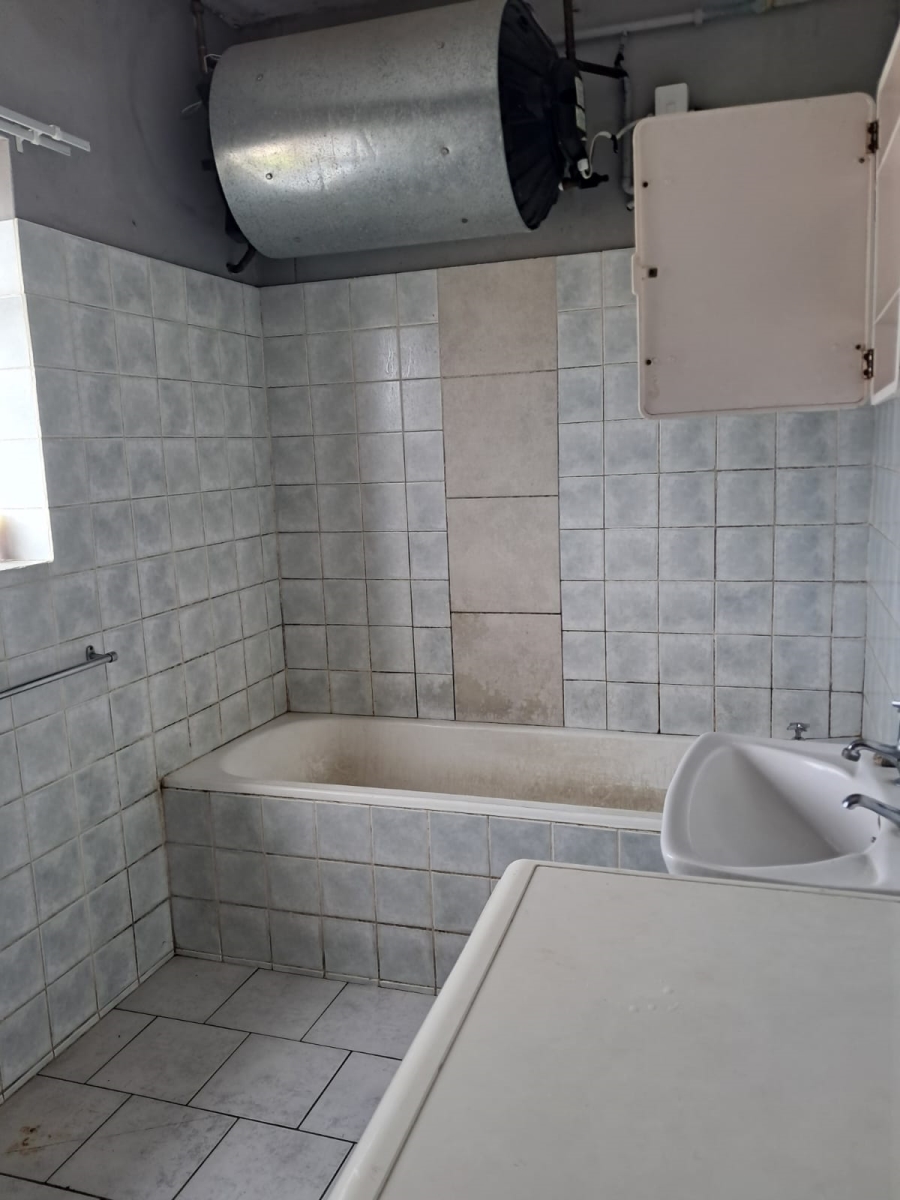 2 Bedroom Property for Sale in Port Elizabeth Central Eastern Cape